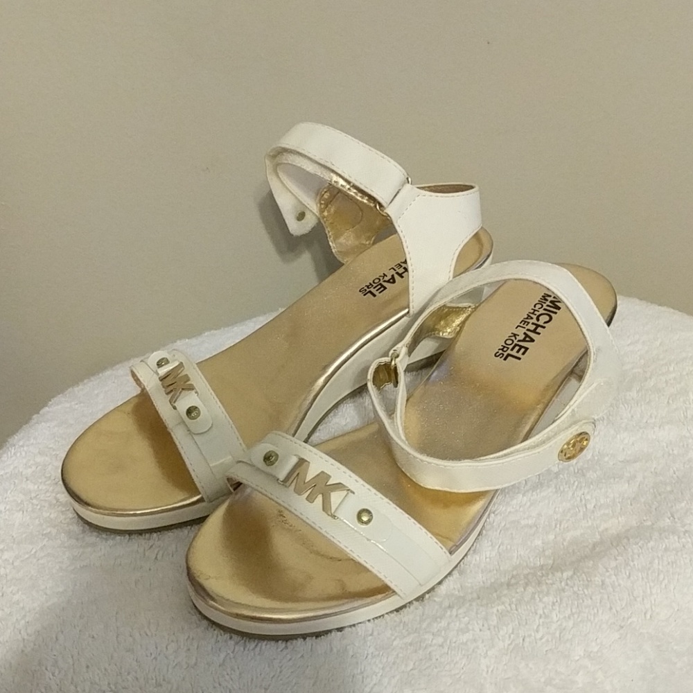 Michael Kors Kate Agatha Sandals size 5 *